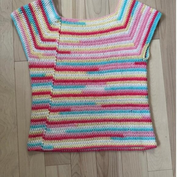 Handmade One-of-a-kind hand-crocheted top - Picture 4 of 7